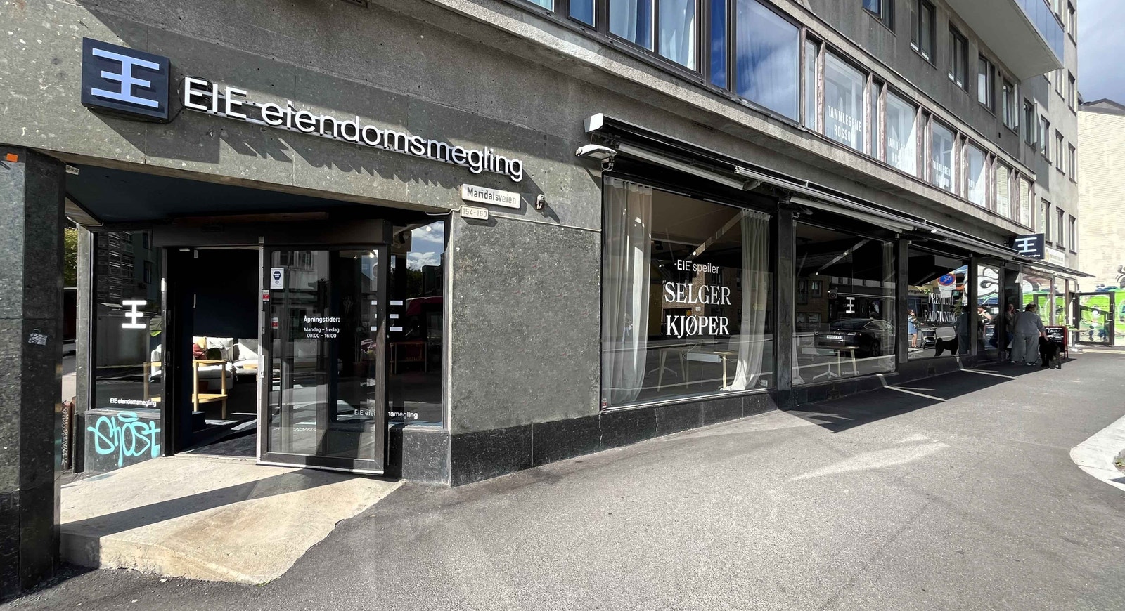 Rett over gata ligger Sagene Lunsjbar som omsetter for over 11 millioner. Galleribilde