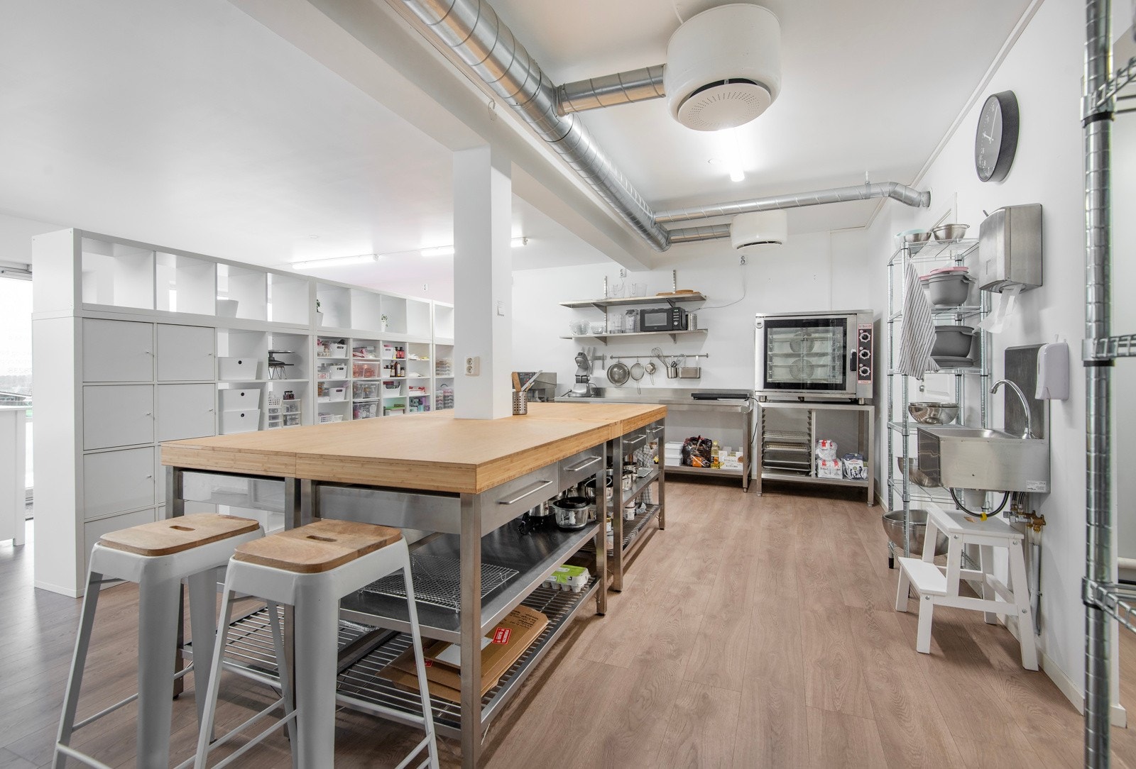 Stort arbeidsrom/lokale for ønsket bruk og drift. Galleribilde