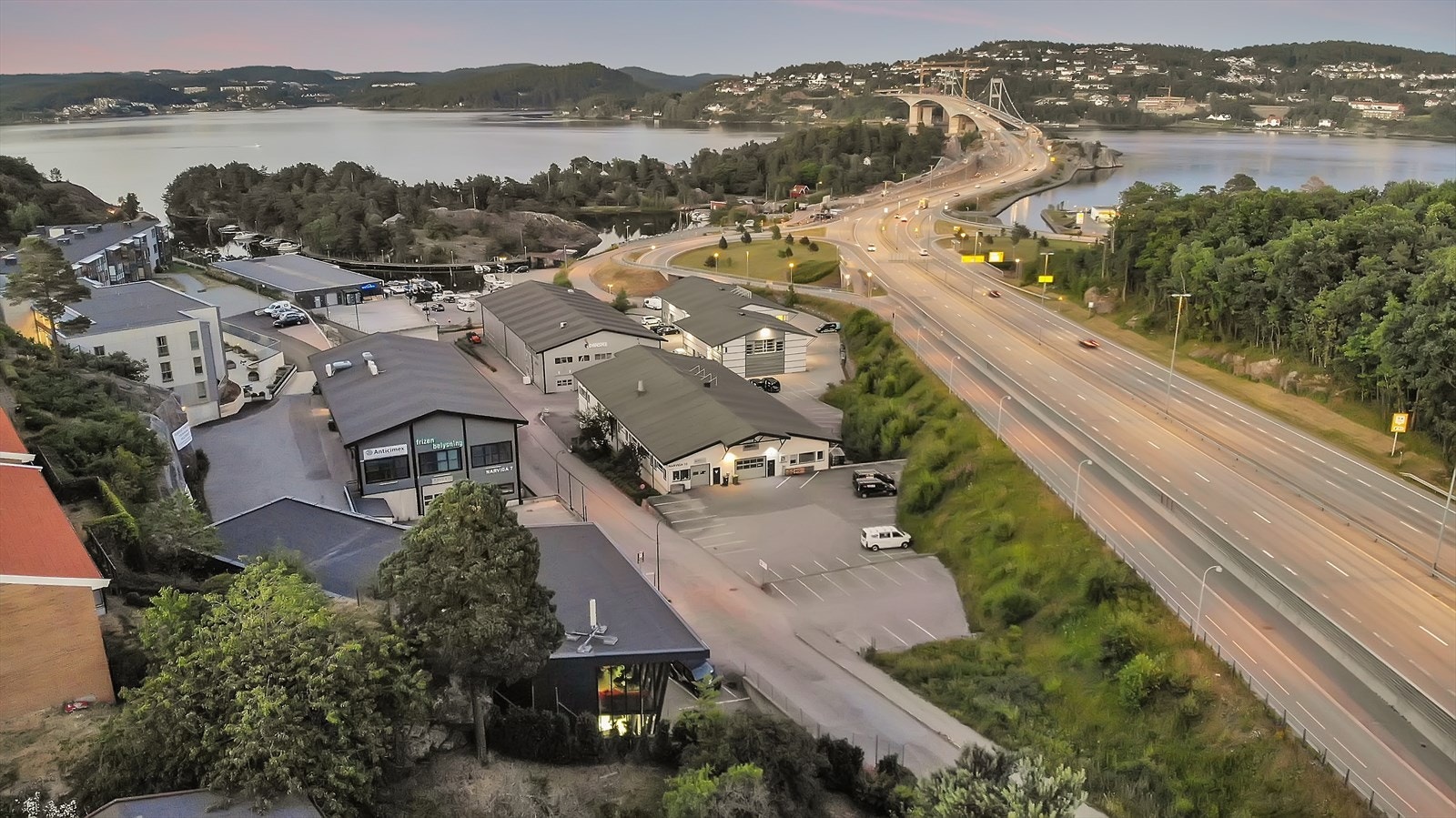 Dronebilde over Narviga Galleribilde