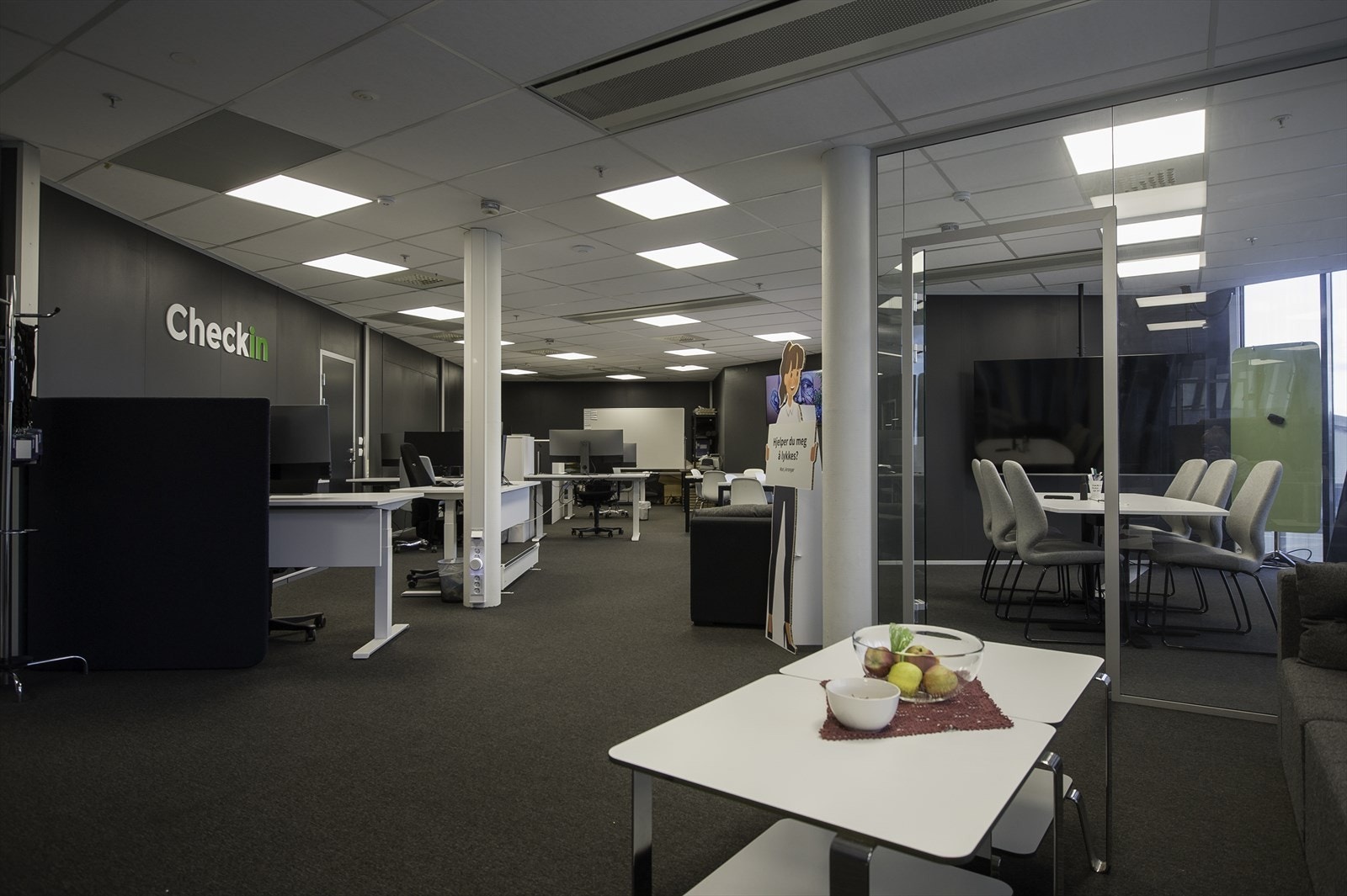 Kontorlokale i åpent landskap Galleribilde