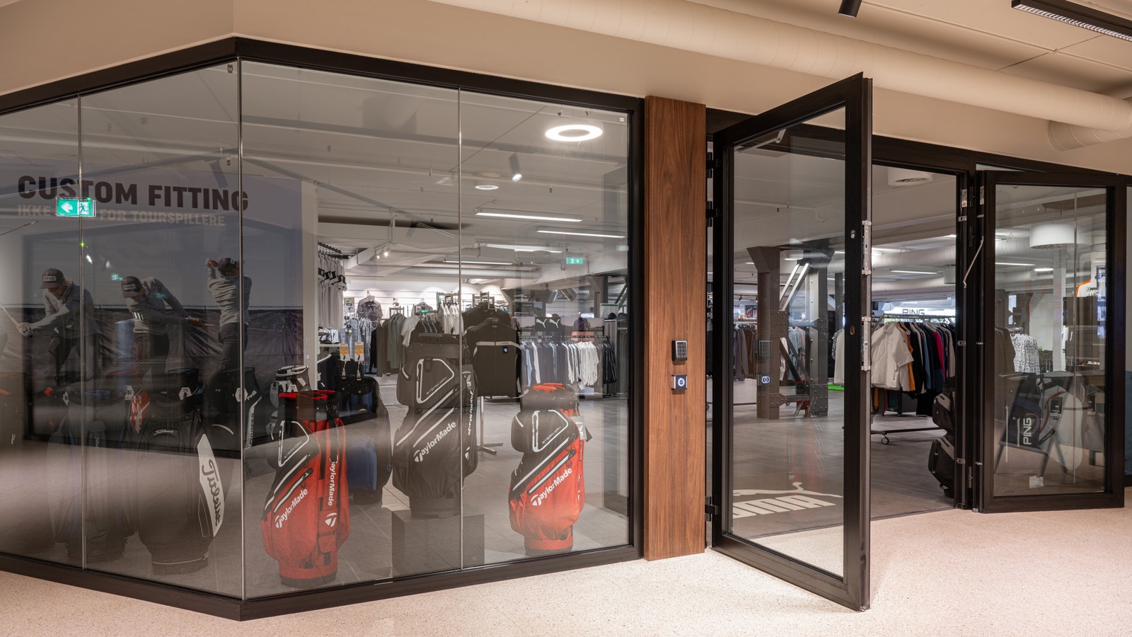 Golfshopen med simulatorer som nærmeste nabo Galleribilde