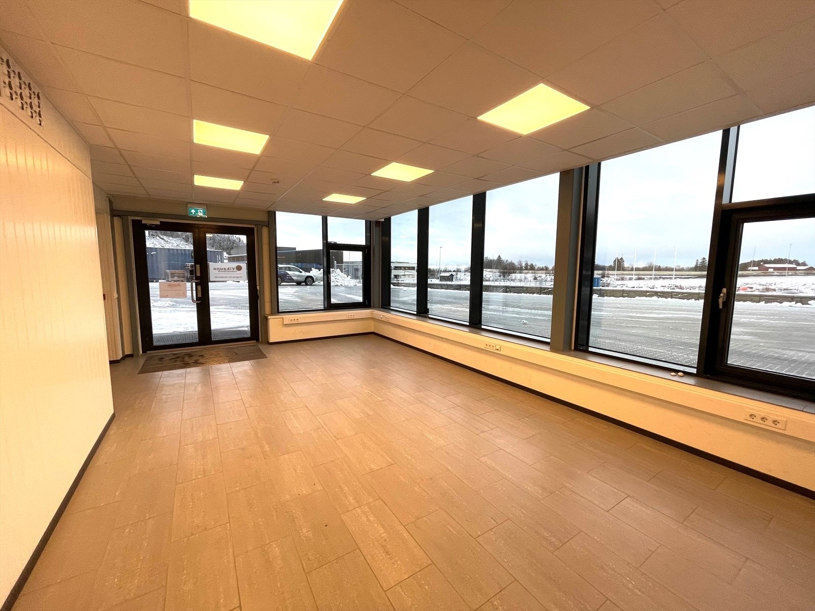1. etasje kontor med egen inngang.jpg Galleribilde