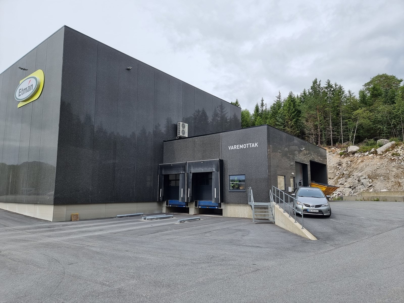Varemottak og utlevering Galleribilde