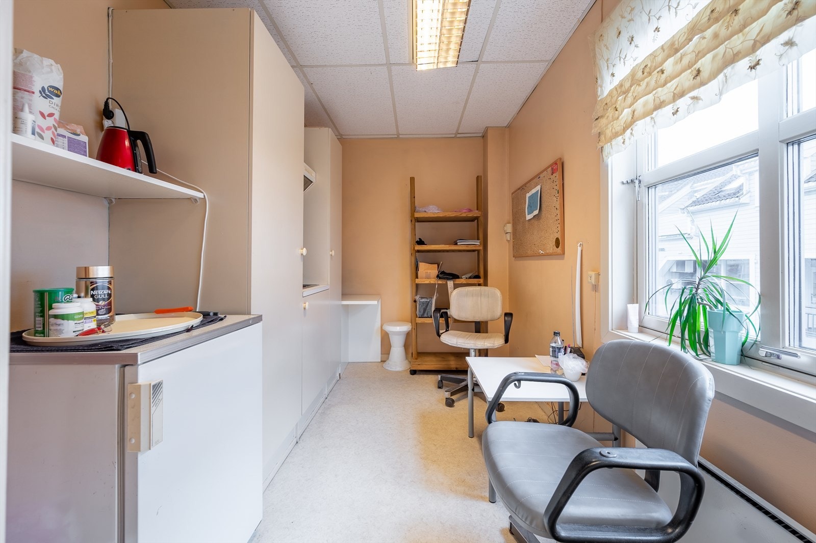 Pauserom med vask i innerste del Galleribilde