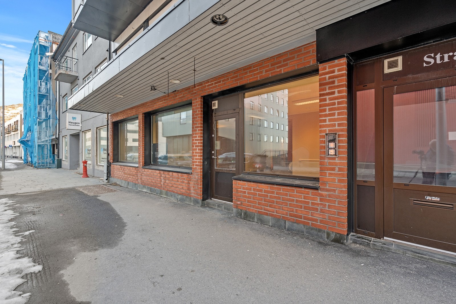 Her får du et næringslokale på gateplan, velegnet som kontorlokale/forretning med god eksponering. Galleribilde