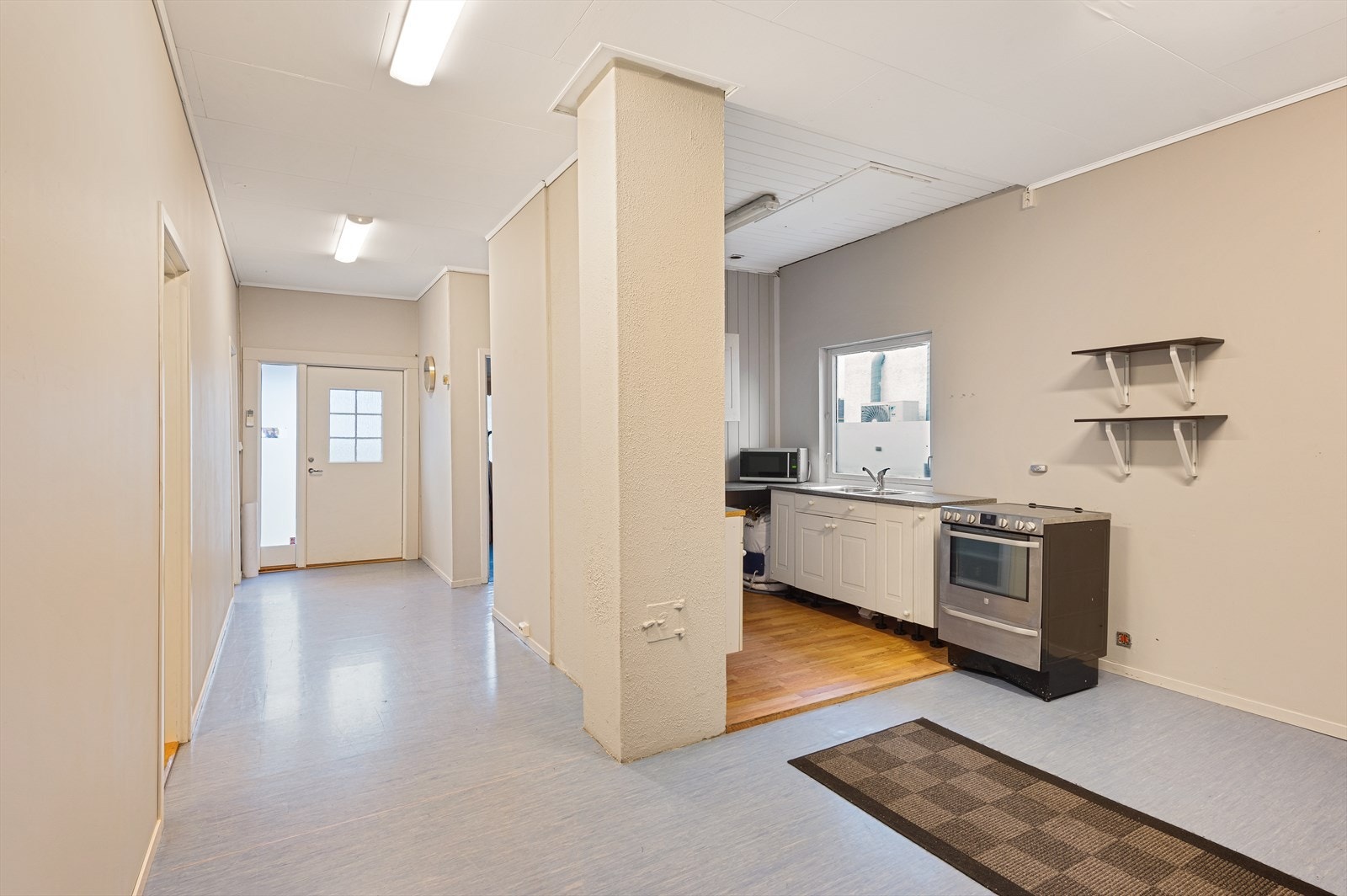 Smidsrødveien 103-022.jpg Galleribilde