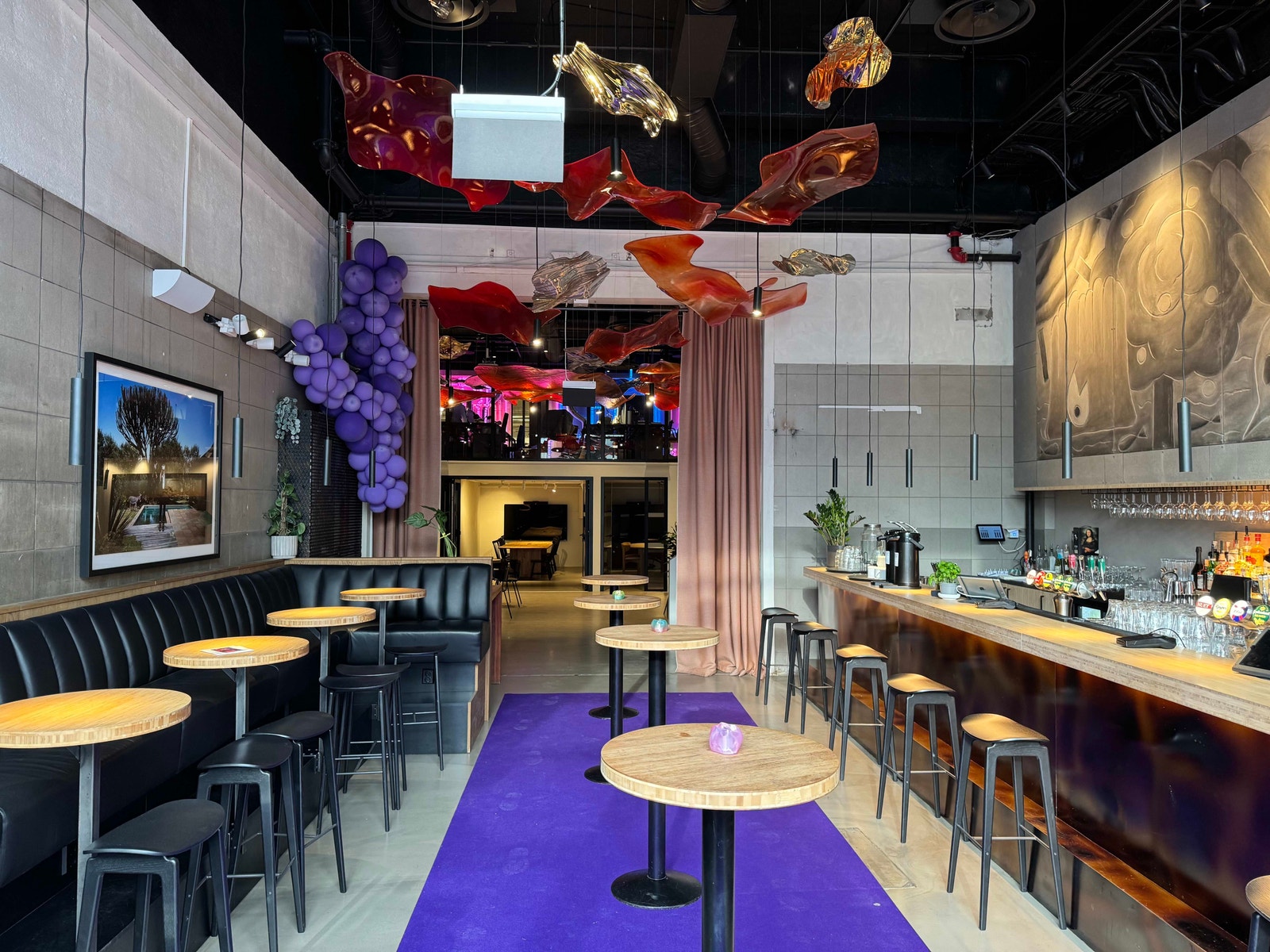 Inngangsparti med bar Galleribilde