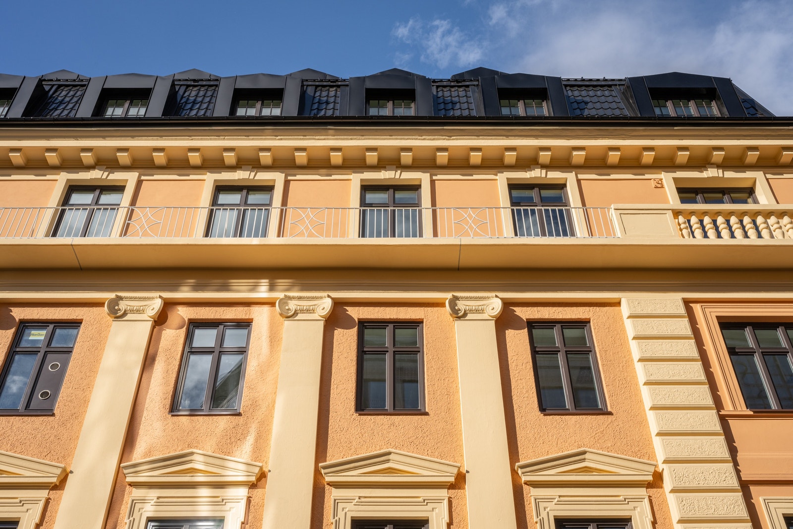 Nyrenovert fasade Galleribilde