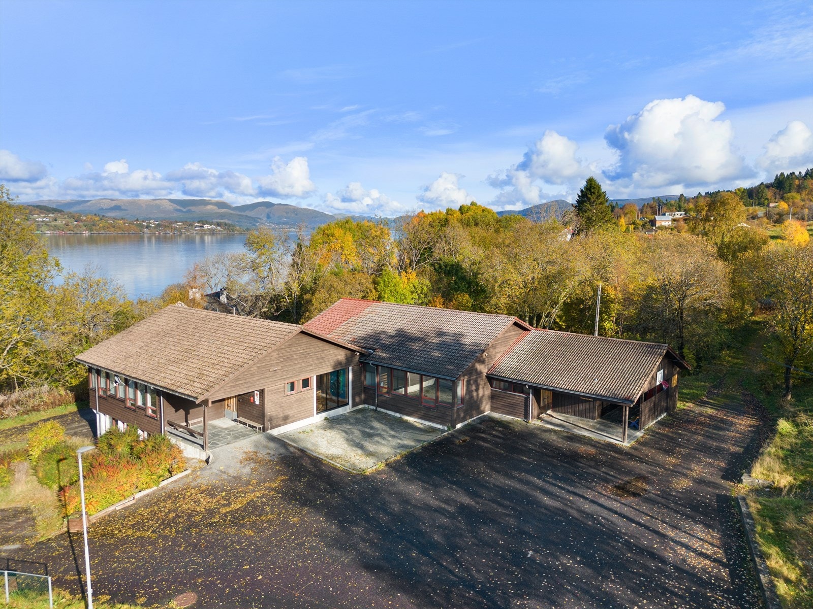 Velkommen til Hamrenesvegne 745 - Presentert av Eiendomsmegler Vest v/Magne Storheim. Galleribilde