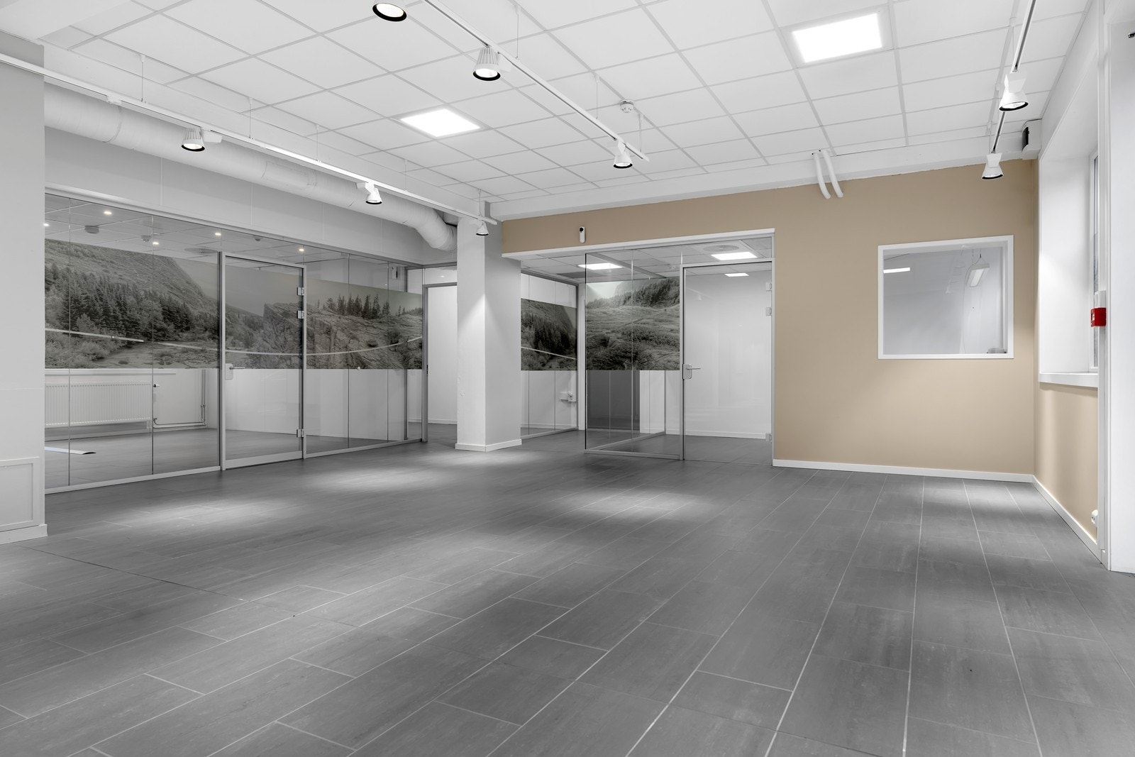 Innbydende inngangsparti i lokalet i 1. etg. Galleribilde