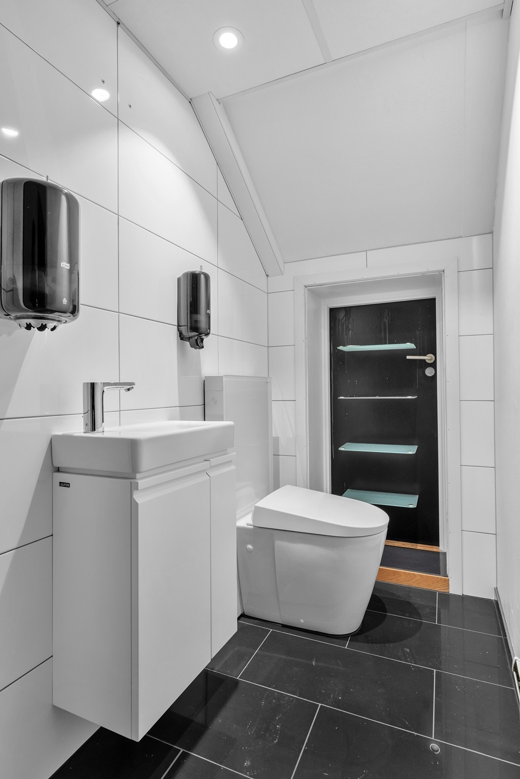 Toalettrom i første etasje. Galleribilde