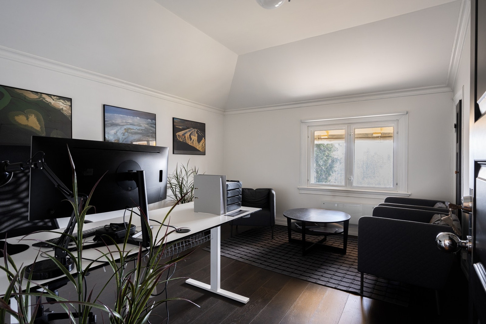 Andre etasje har hele 6 kontorer. Galleribilde