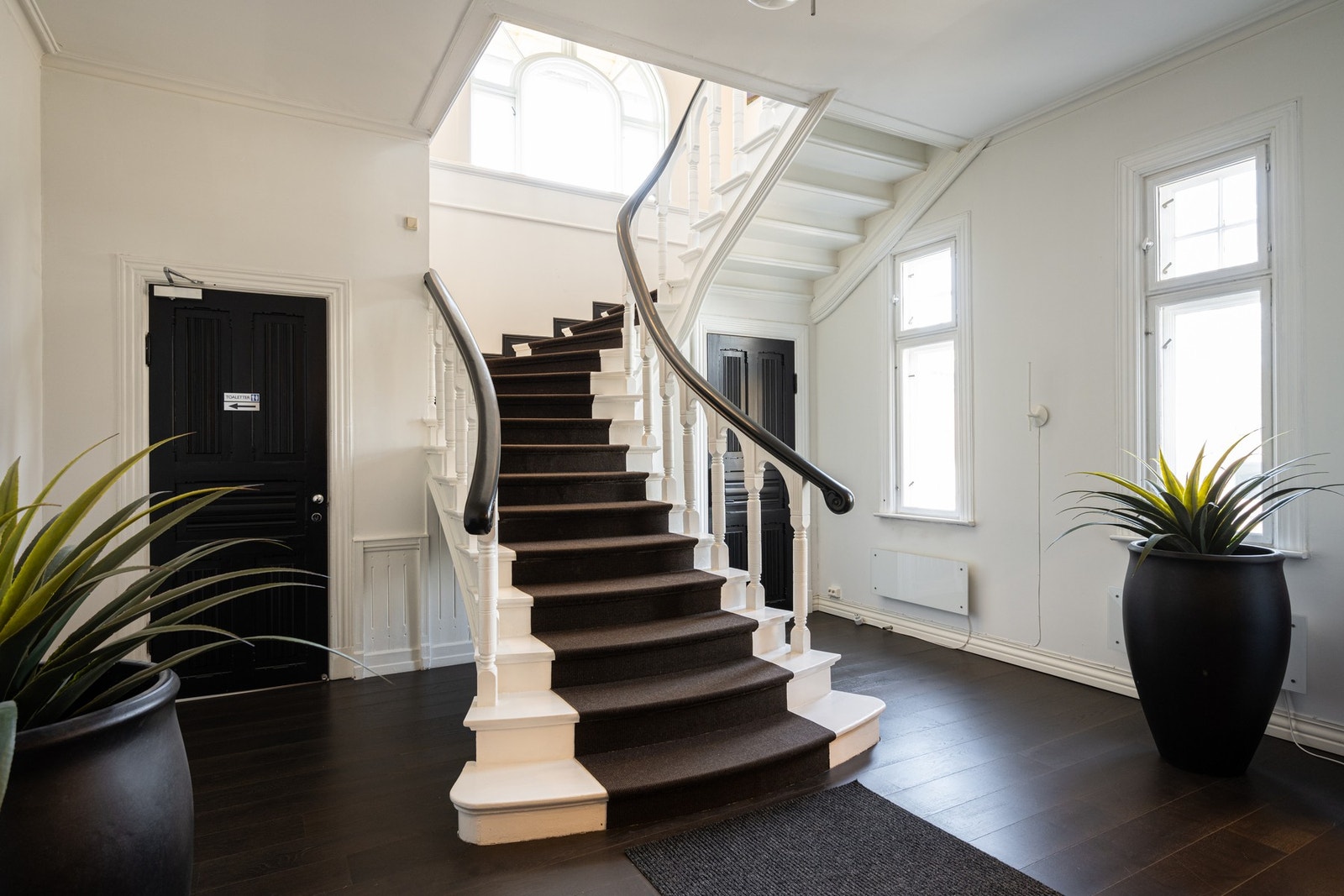 Til venstre er finner du et lager samt to toalettrom. Galleribilde