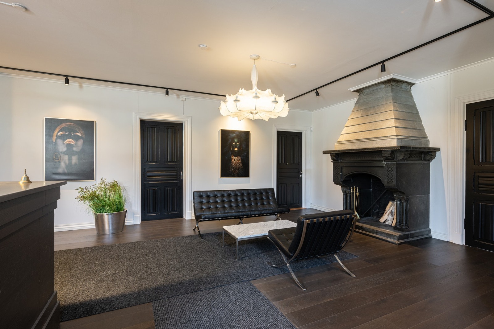 Elegant resepsjon med et gjennomført design. Galleribilde