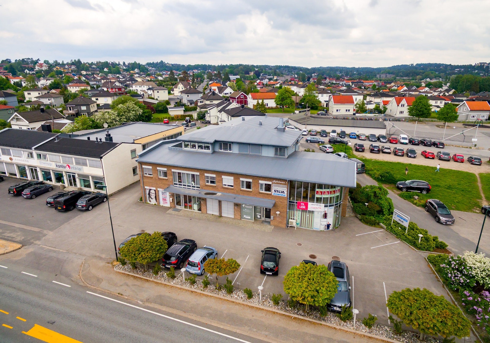 Bygget sett fra Tuneveien Galleribilde