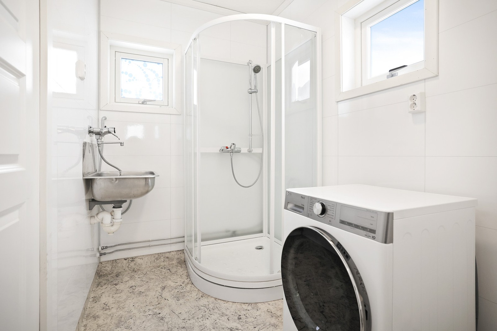 Enebolig: Bad i hovedetasje Galleribilde