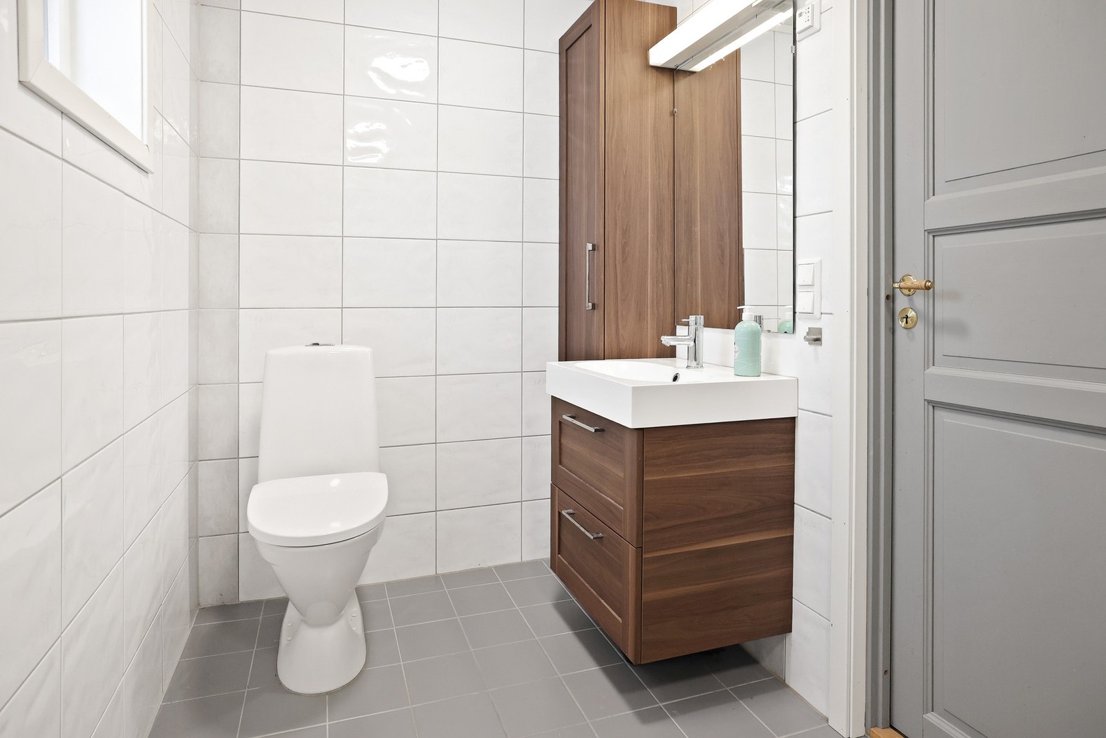 Enebolig: Bad i 2.etg Galleribilde