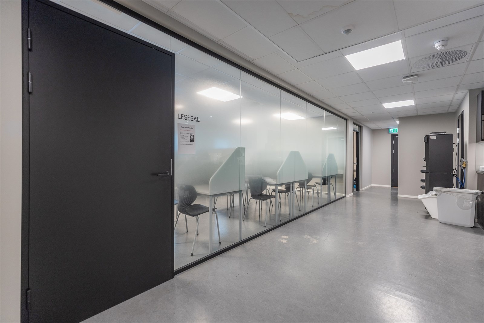P.t. innredet for undervisning med klasserom. Galleribilde