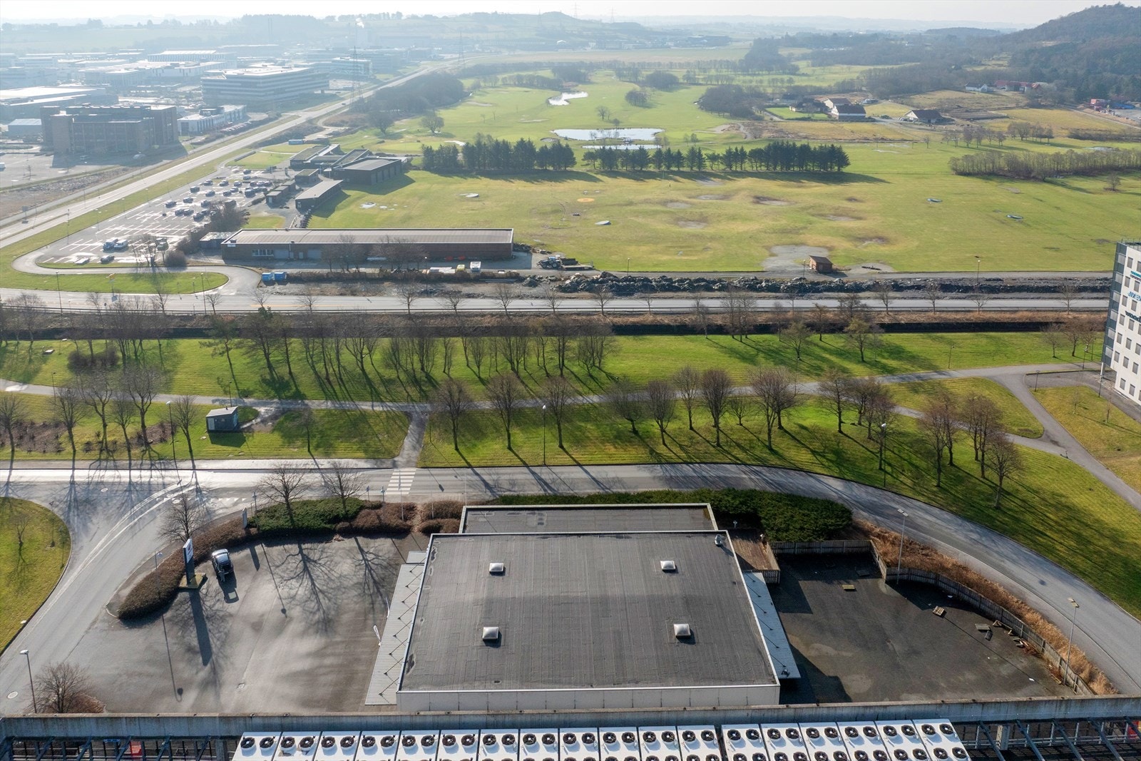 Drone 4 - viser hele eiendommen Galleribilde