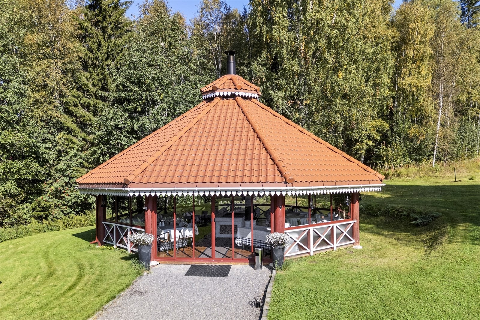 Paviljongen rommer ca. 75 personer Galleribilde