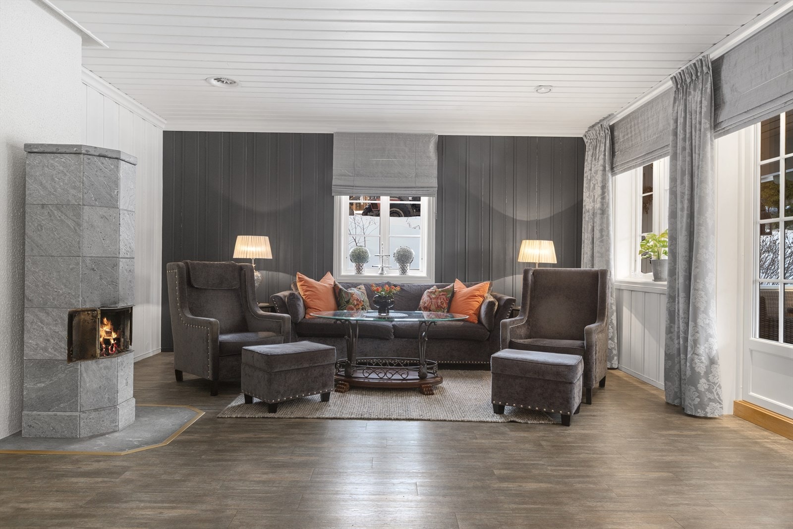 Dagligstuen er utstyrt med klebersteinspeis Galleribilde