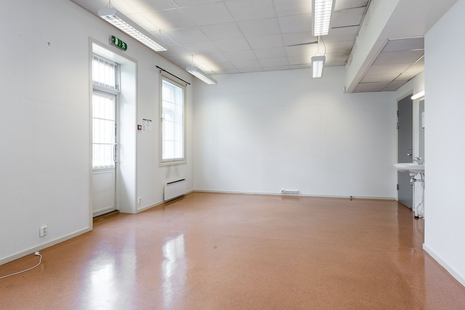 Kontor med innlagt vann Galleribilde