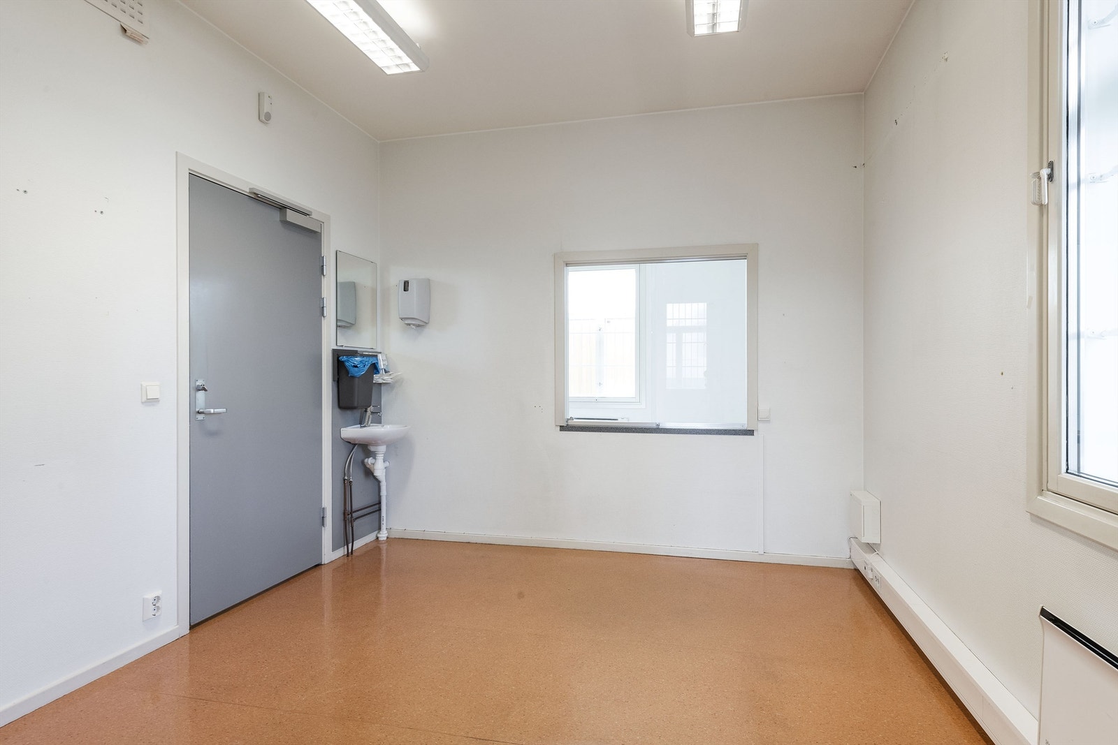 Kontor med innlagt vann Galleribilde