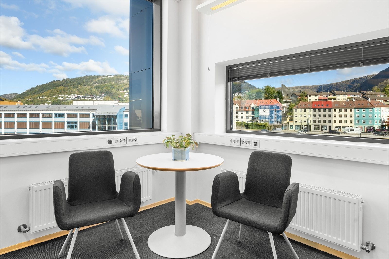 Bilde hentet fra resten av etasjen. Det kan være mulig å leie hele etasjen på BTA 693 m². Galleribilde