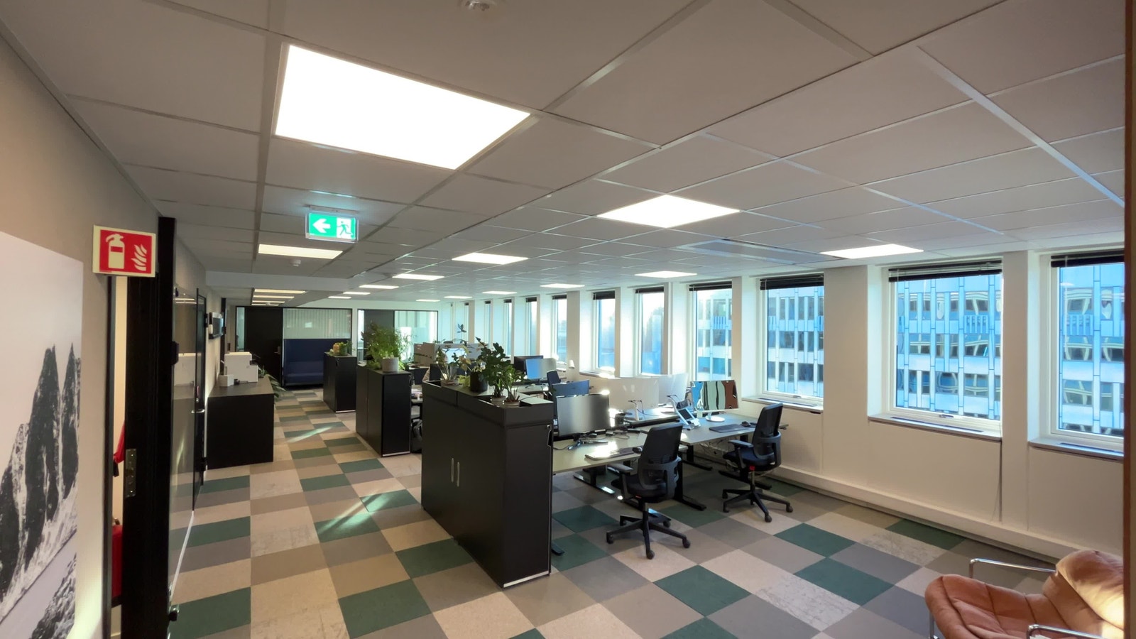 Velkommen til vårt åpne kontorlandskap Galleribilde