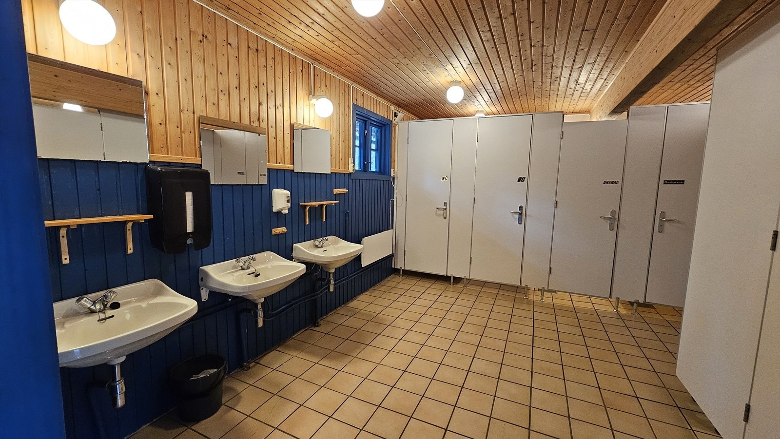 Hovhyttegrend Servicebygget Galleribilde