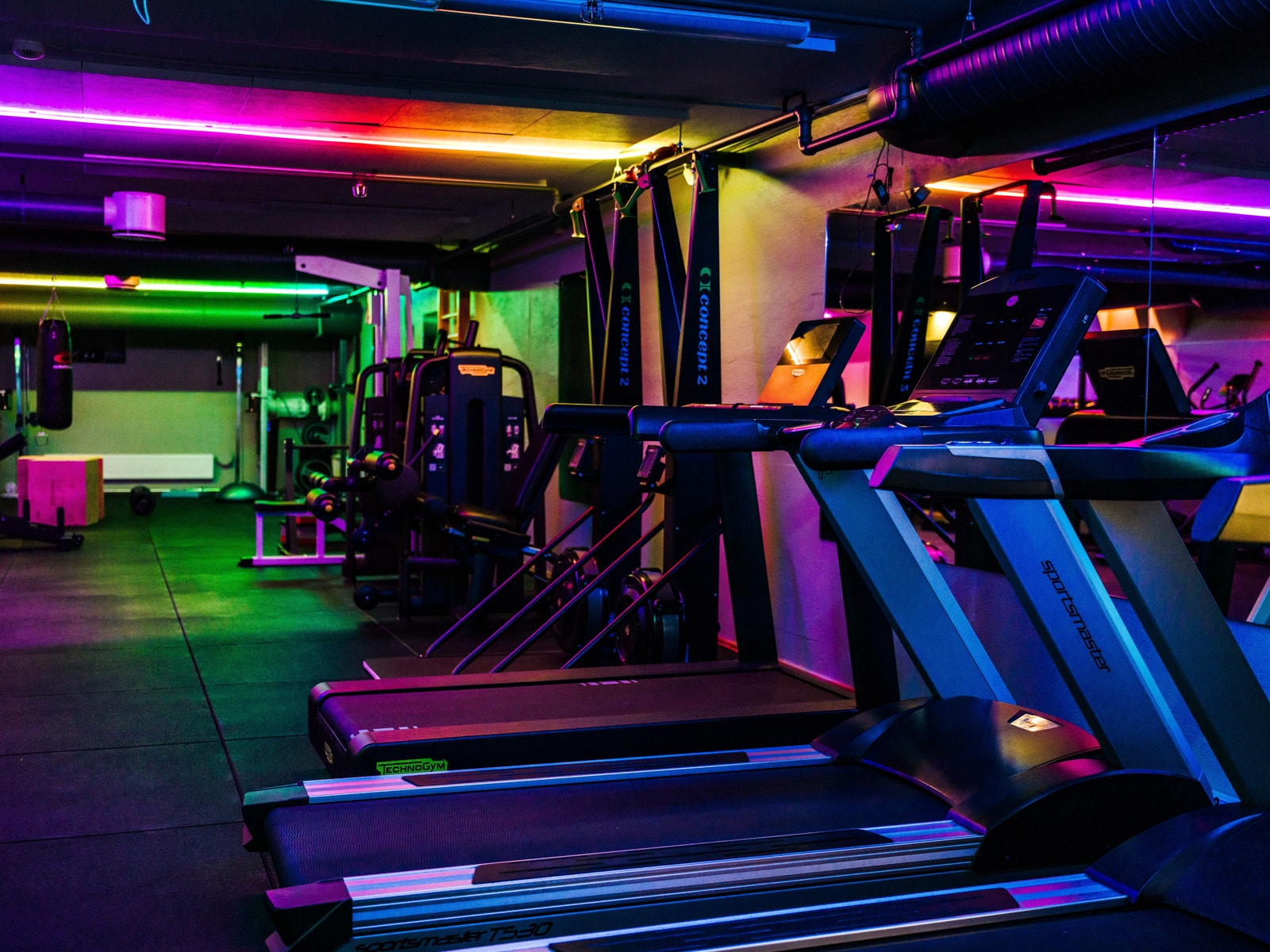 Treningsrom og garderobe med dusj til fri benyttelse for alle ansatte Galleribilde