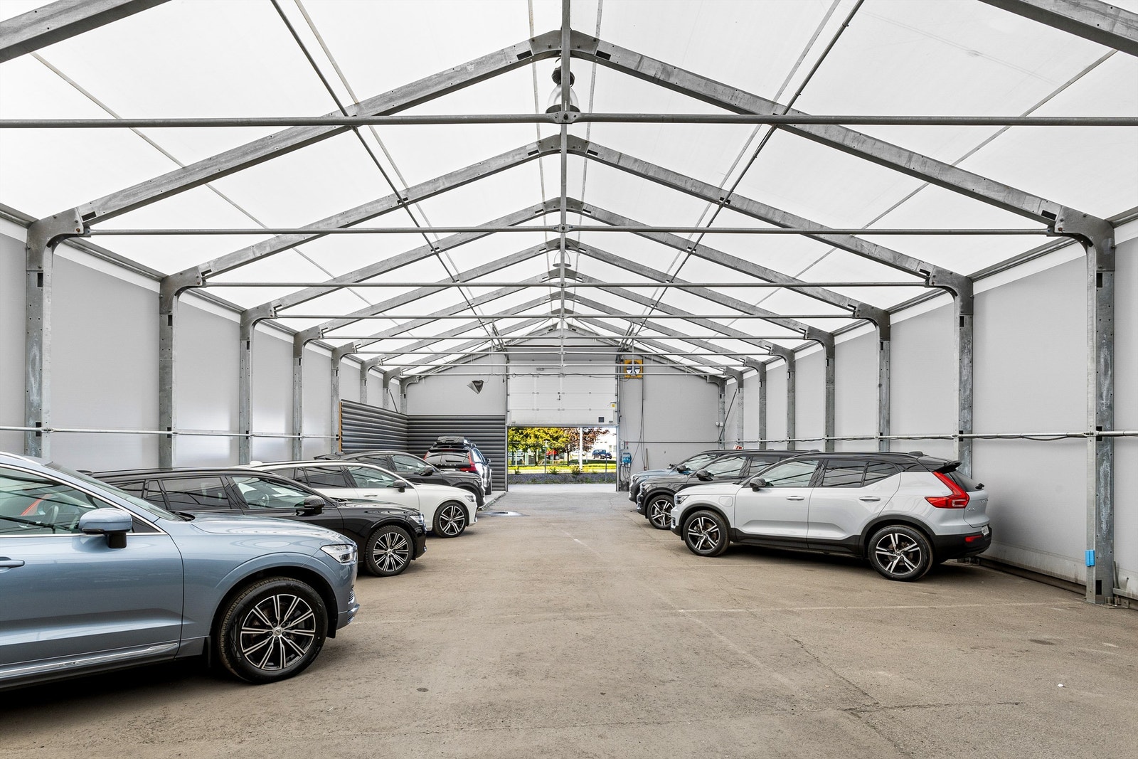 Asfaltert dekke i rubbhallen. Galleribilde