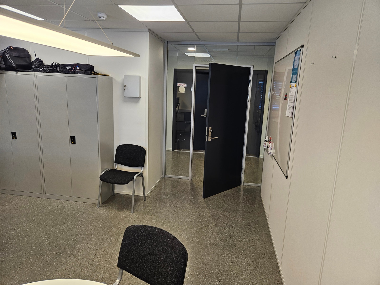 Kontor med to plasser Galleribilde