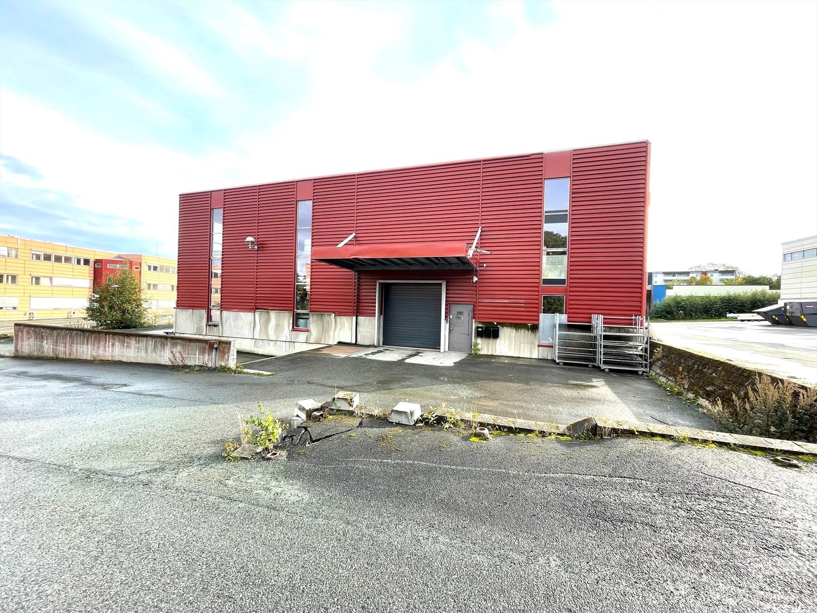 Kjøreport ledig areal messanin på enden av bygget Galleribilde
