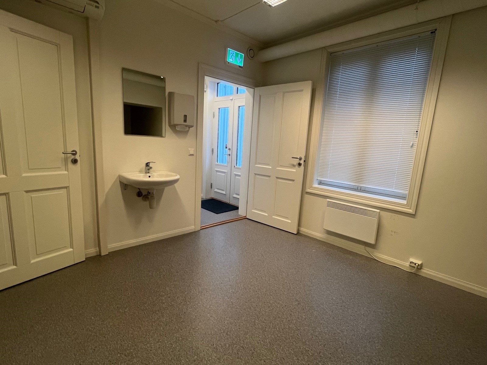 Behandlingsrom med enen utgang.jpg Galleribilde