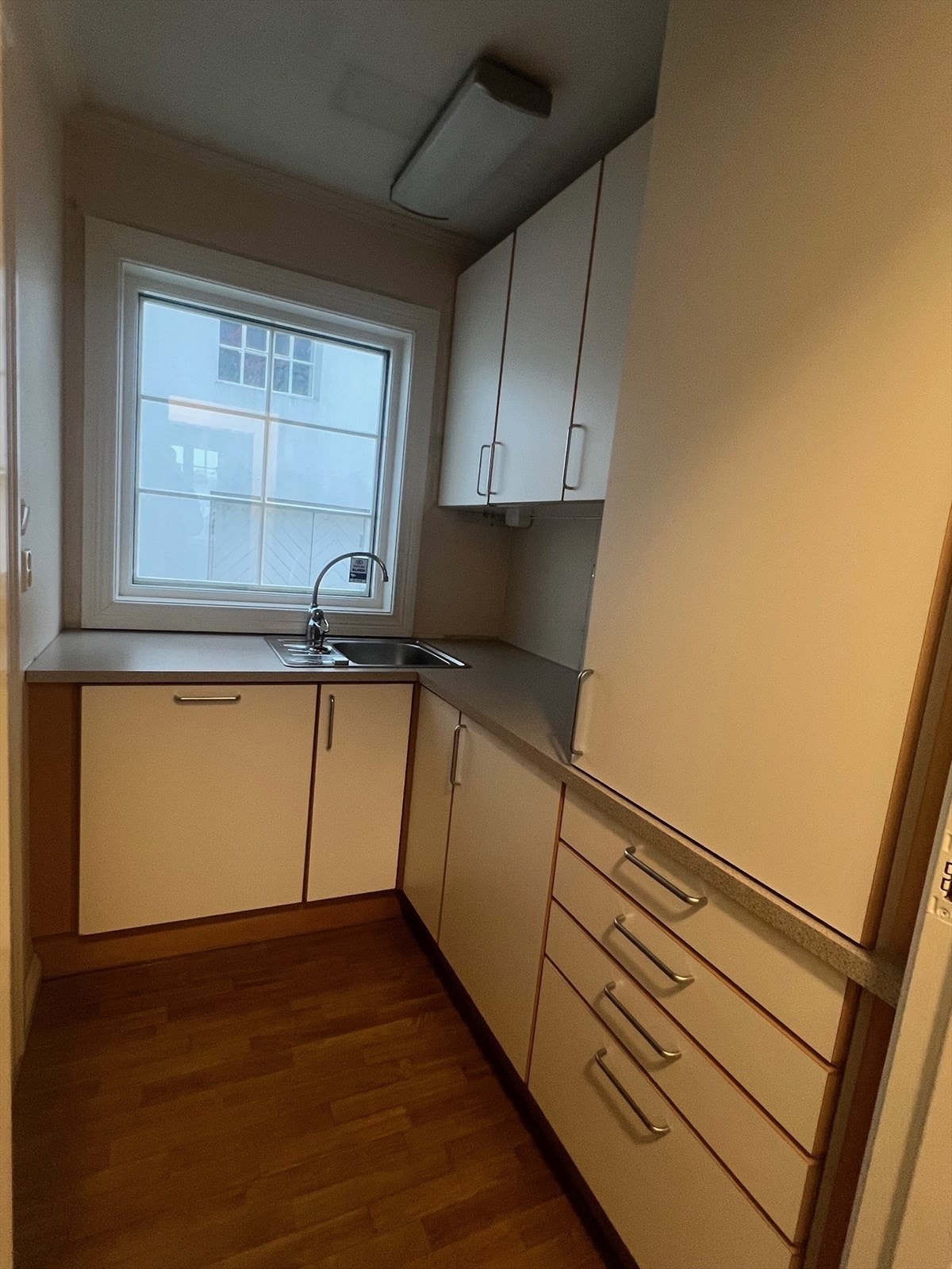 Kjøkken for personal.jpg Galleribilde