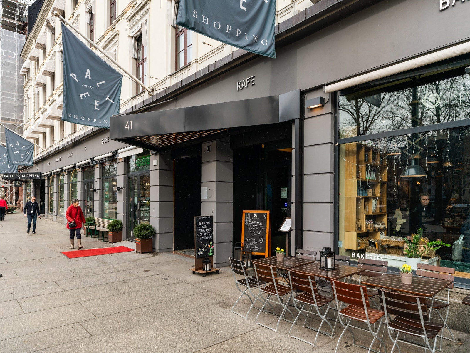 Egen inngang fra Karl Johansgate for leietakerne Galleribilde