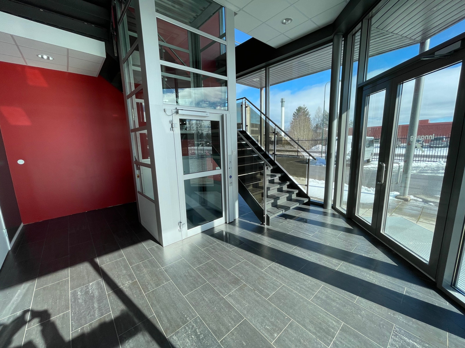 Inngang nede Galleribilde