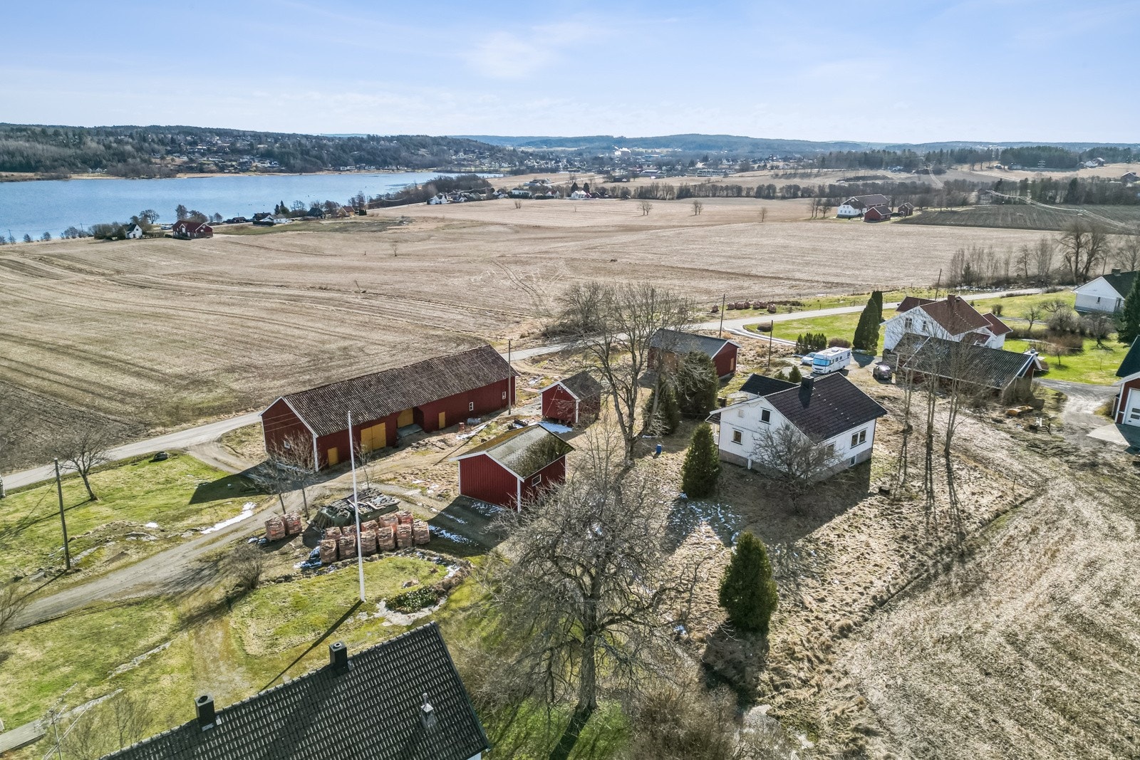 Tunet med Visterflo Galleribilde