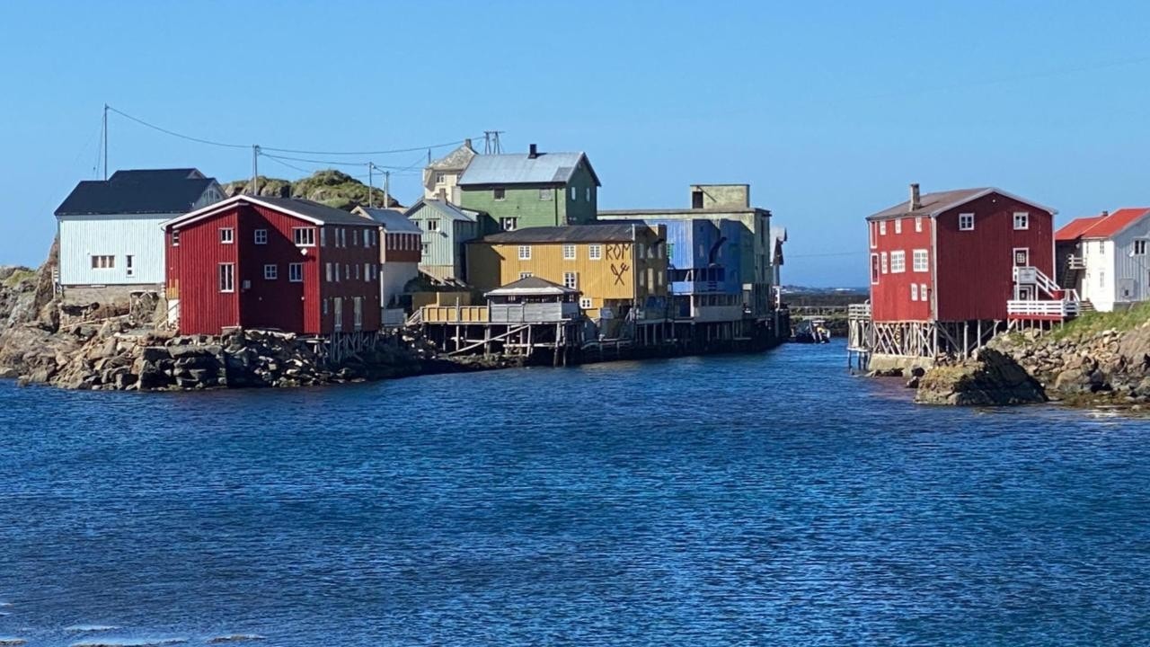 Nyksund ligger i vakre naturomgivelser Galleribilde