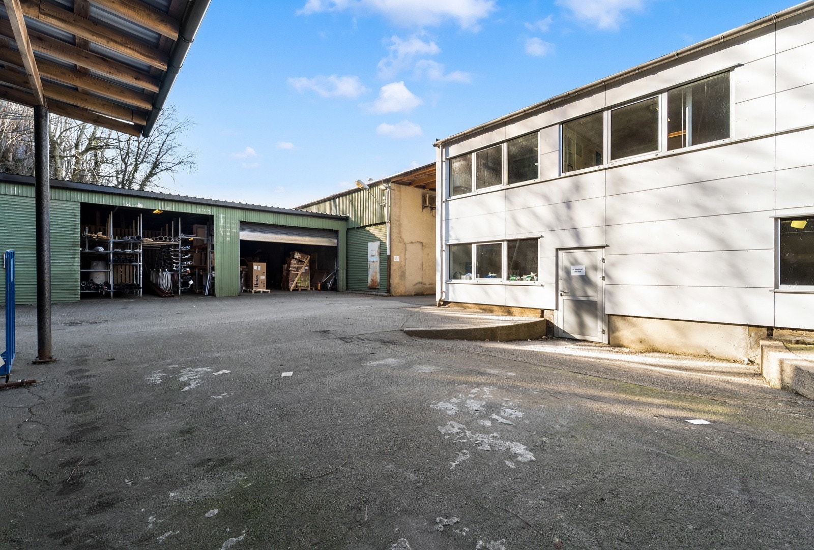 Uteområdet i bakgård Galleribilde