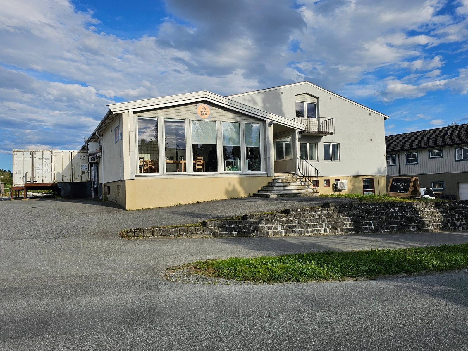 Velkommen til Frostavegen 1744 - Næringslokale i hjertet av Frosta Galleribilde