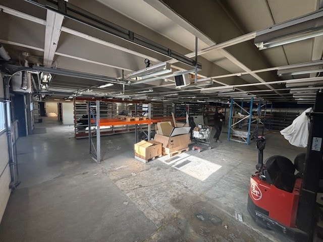 Fleksibelt areal for lager / produksjonslokaler / kontorer Galleribilde