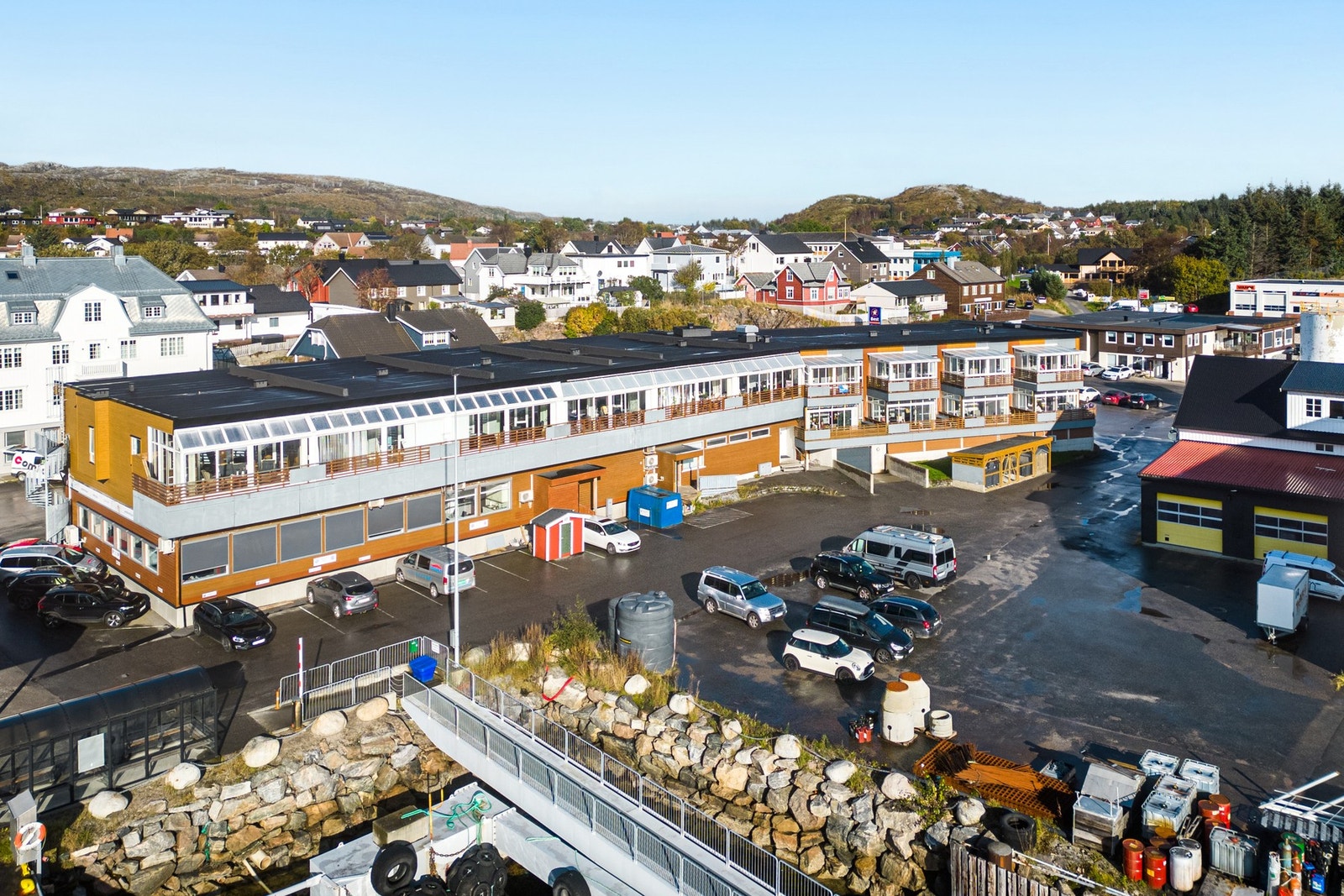 Parkering utenfor bygget Galleribilde