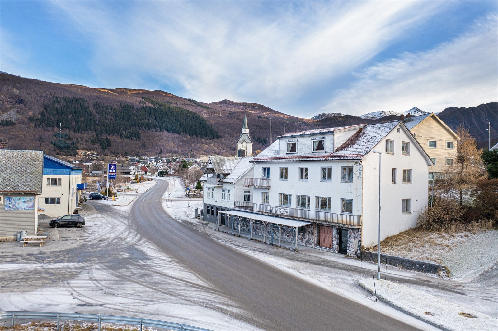 Eiendommen må ses som et totalrenoveringsobjekt Galleribilde