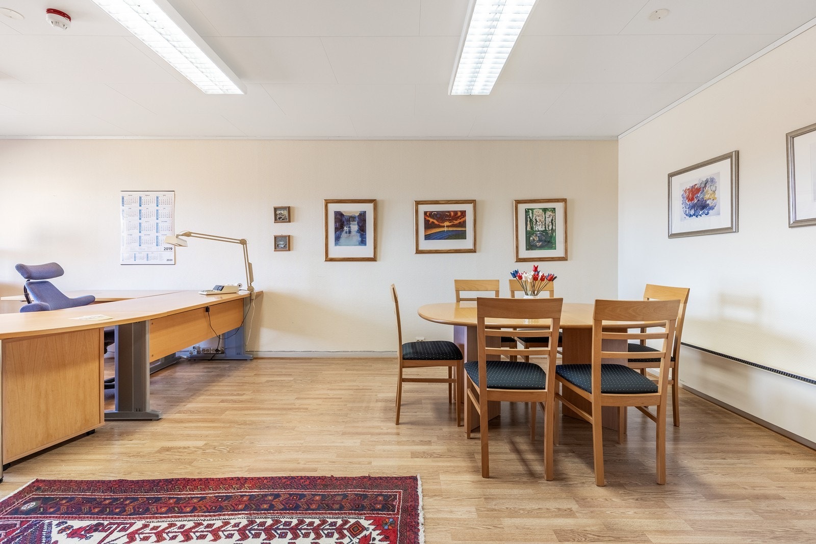 Kontor med møterom. Galleribilde