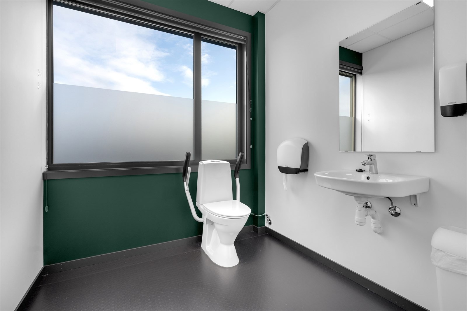 009_.jpg Galleribilde