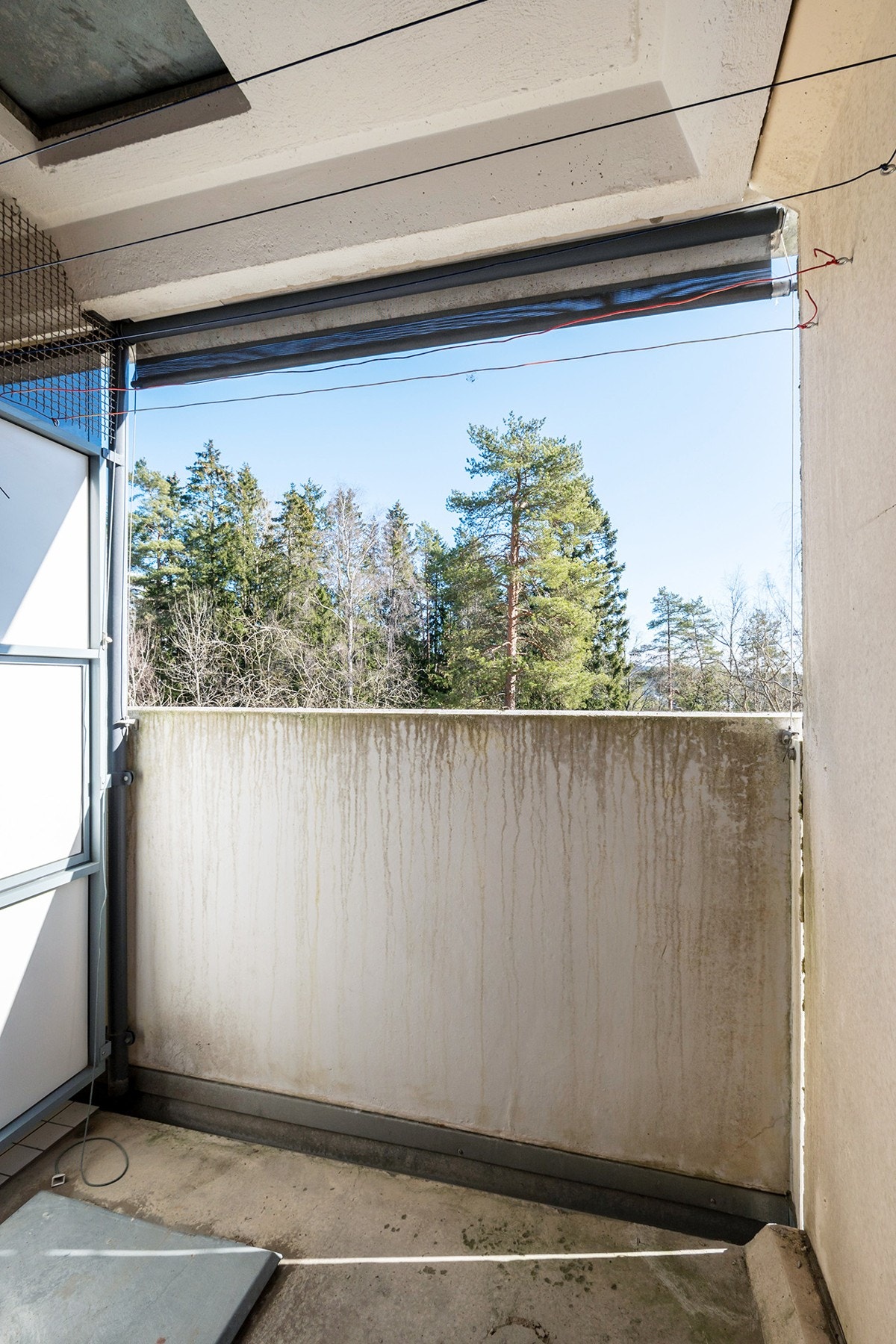 Fra kjøkkenet er det direkte utgang til en liten luftebalkong. Galleribilde