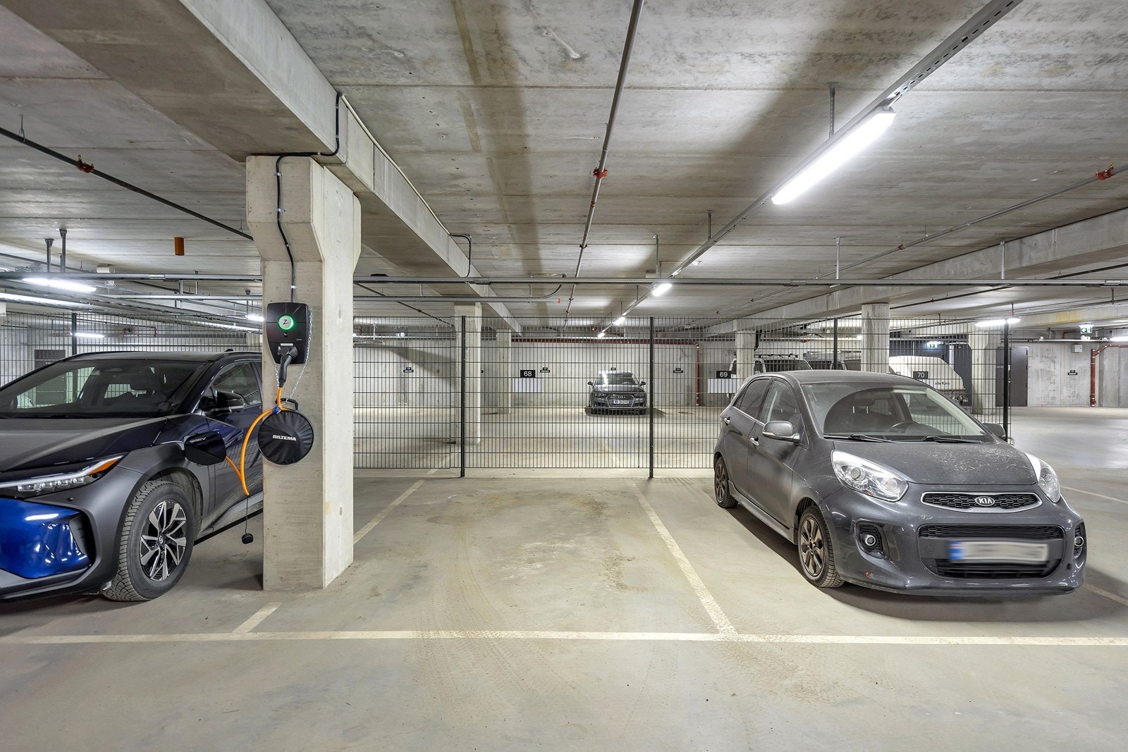 2 parkeringsplasser Galleribilde