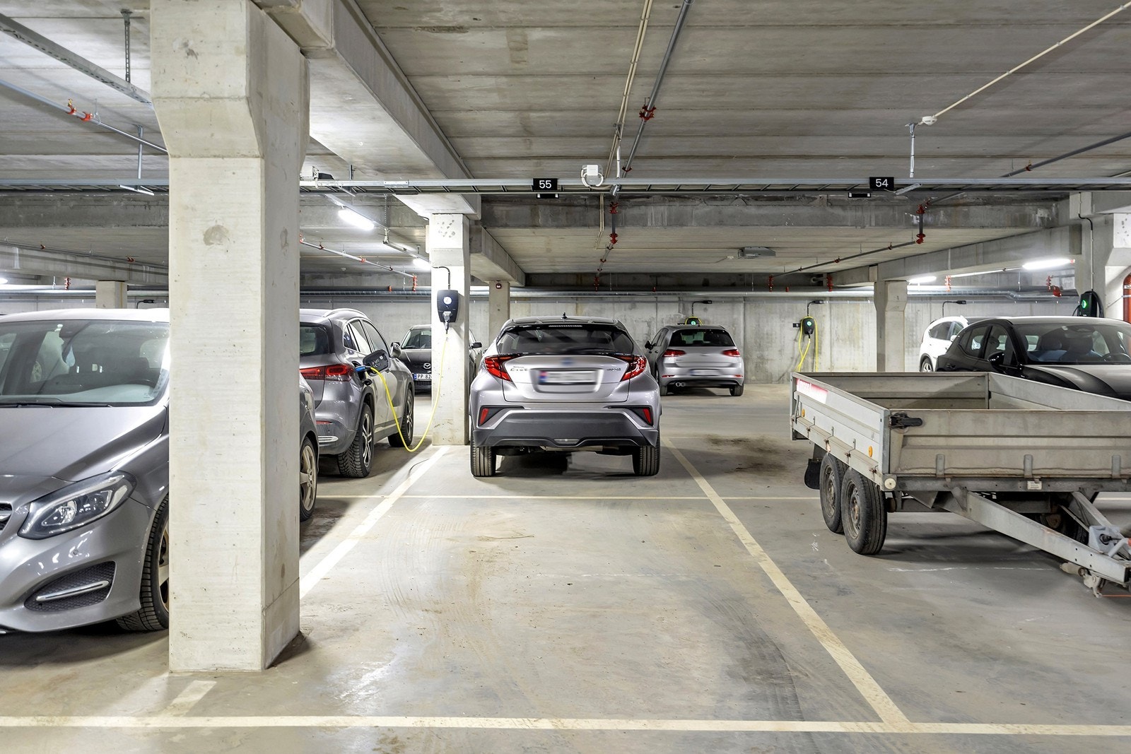 2 parkeringsplasser Galleribilde